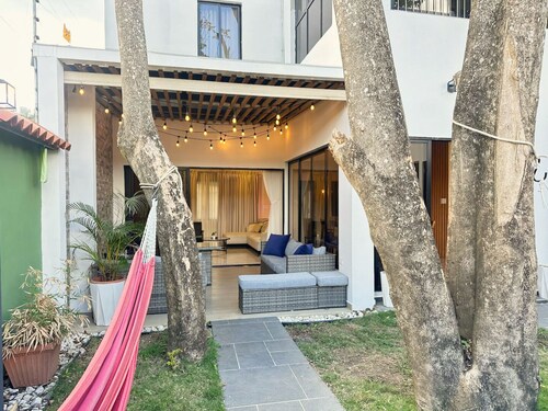 Luxury Villa w/ Private Gym ; Sleeps 19 ; 10 Beds