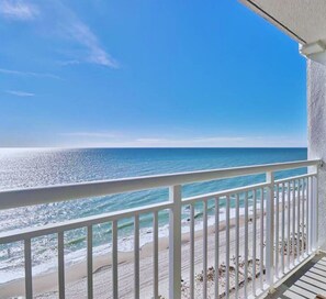 Property grounds - 1BR Oceanfront Paradise @Camelot! (Myrtle Beach)