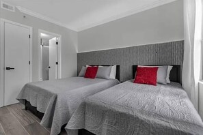 2 chambres, lit de bébé portatif, Wi-Fi, literie fournie