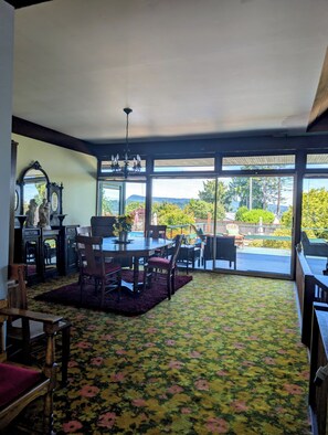 Interior - Lighthouse Cozy Lodge - Beach Access, Pool (Deep Bay)