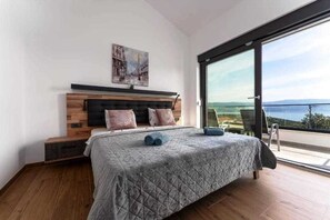 Free WiFi, bed sheets - Holiday house ROSEMARY with pool and panoramic seaview (Risika)