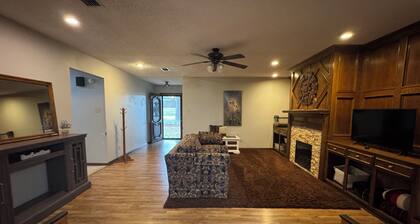 Family and Pet Friendly Home in Benton, AR