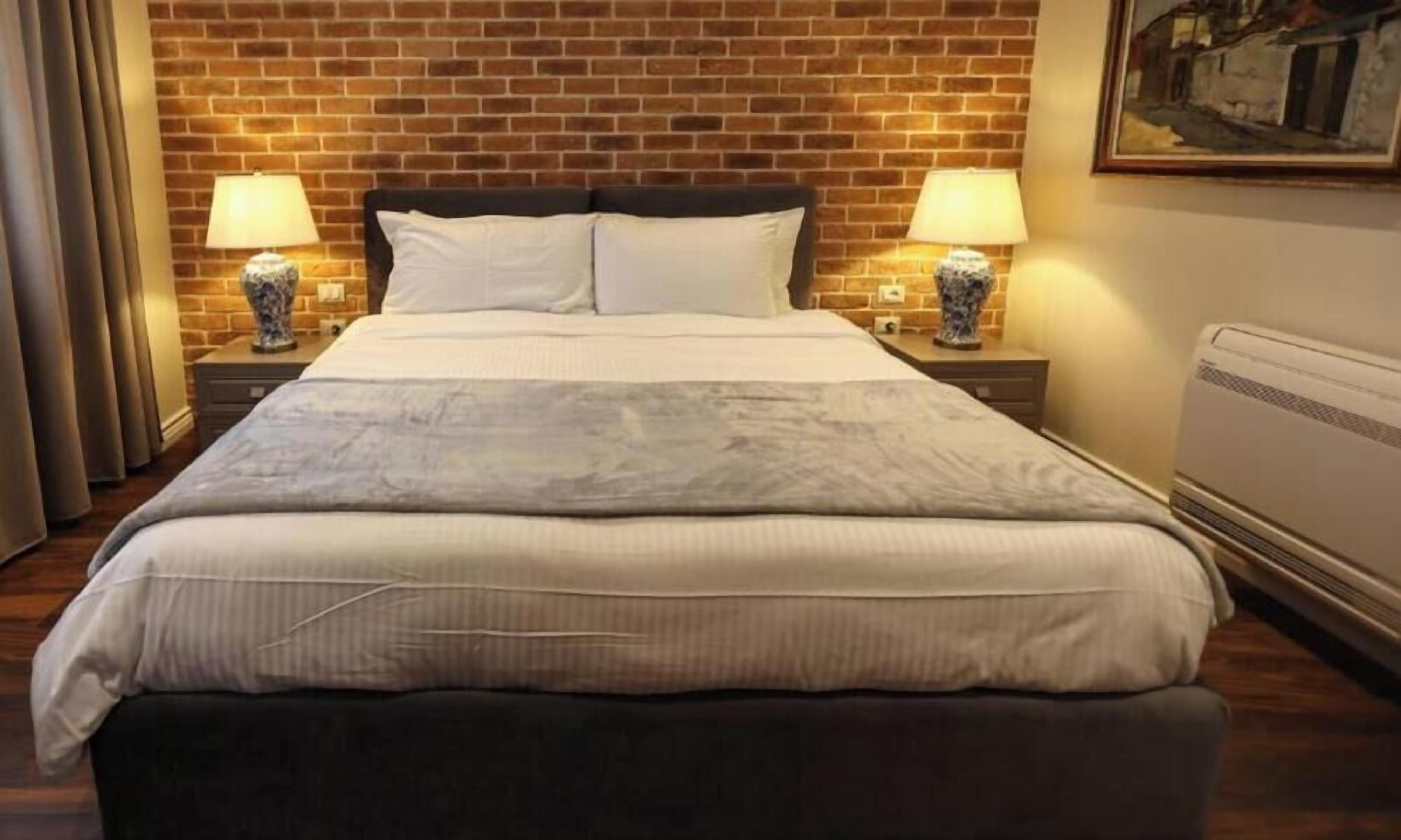 Comfort Double Room | Free WiFi, bed sheets