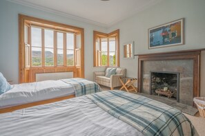 WiFi, bed sheets - The Lodge at Brantwood, historic house on Coniston Water (East Side of Coniston Water)