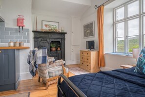 Room - Coachman's Quarters at Brantwood, stunning views & lake access (East of Coniston Water)