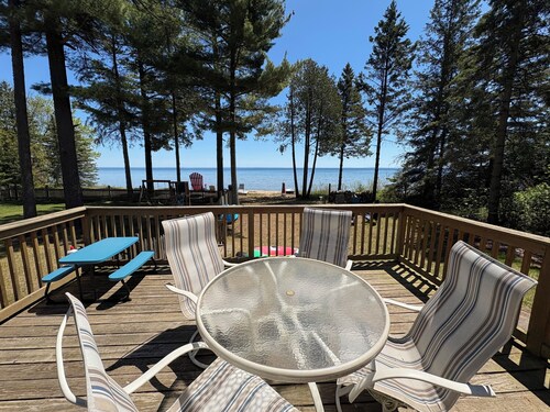 Sandy Toes Retreat, pet friendly & just 25 steps to a sandy beach Lake Michigan.