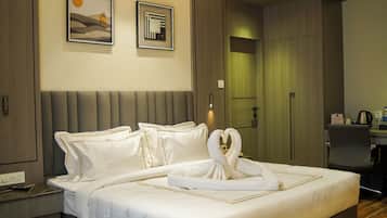 Executive Room, City View | Desk, laptop workspace, free WiFi