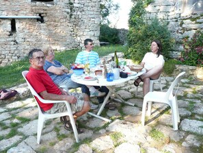 Outdoor dining - Le Clapas - MAS-SAINT-CHELY (MAS-SAINT-CHELY)