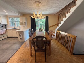 Dining - Peaceful Lakefront Chalet on a Private Lake (Saint-Hippolyte)