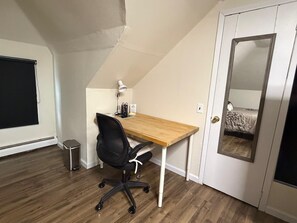 1 slaapkamer, een bureau, gratis wifi, beddengoed