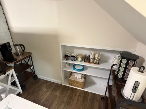 Modern Private Suite on Quiet 3rd Floor