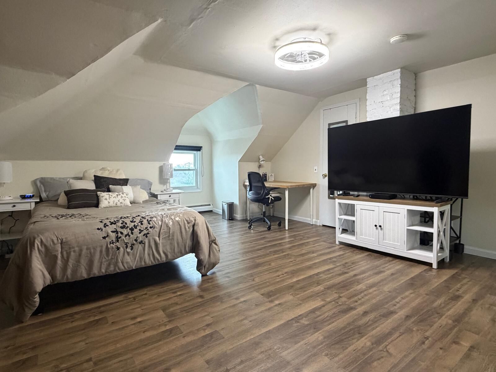 1 bedroom, desk, free WiFi, bed sheets