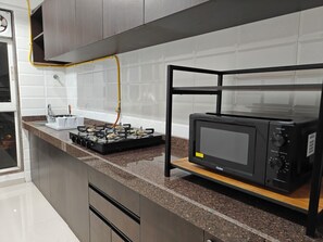 Dining - Terrific 2-bedroom apartment with AC in vibrant Mumbai (Mumbai)