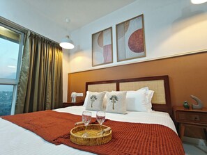 2 bedrooms, iron/ironing board, WiFi, bed sheets - Terrific 2-bedroom apartment with AC in vibrant Mumbai (Mumbai)
