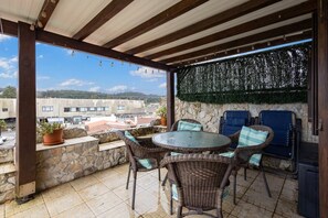 Outdoor dining - Banyan Tree - Óbidos Hideaway (Óbidos)