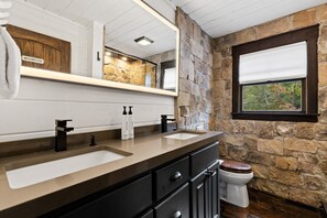 Bathroom - Blue Ridge Riverfront Estate, Heated Pool, Near DT, Outdoor Shower (Blue Ridge)