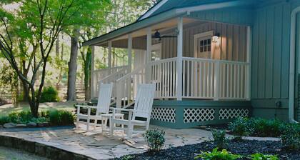 Cozy Convenient Cottage with Luxury Accommodations