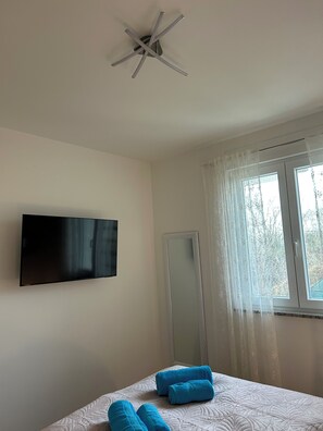 WiFi, bed sheets - Luxurious new 3-room apartment with lake views and a pool on Lake Garda in Peschiera (Boschetti)