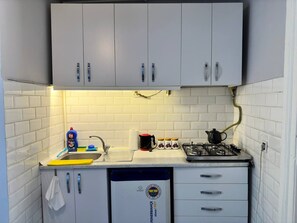 Private kitchen - Historic Home w/Golden Horn Galata Tower Views (Istanbul)