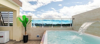 Luxury Family Retreat: Jacuzzi Privado & 3 Niveles Villa 1