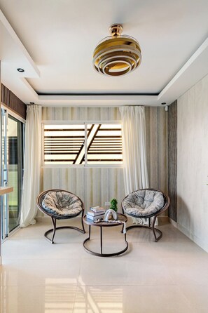 Interior - Luxury Family Retreat: Jacuzzi Privado & 3 Niveles Villa 1 (Santo Domingo Este)