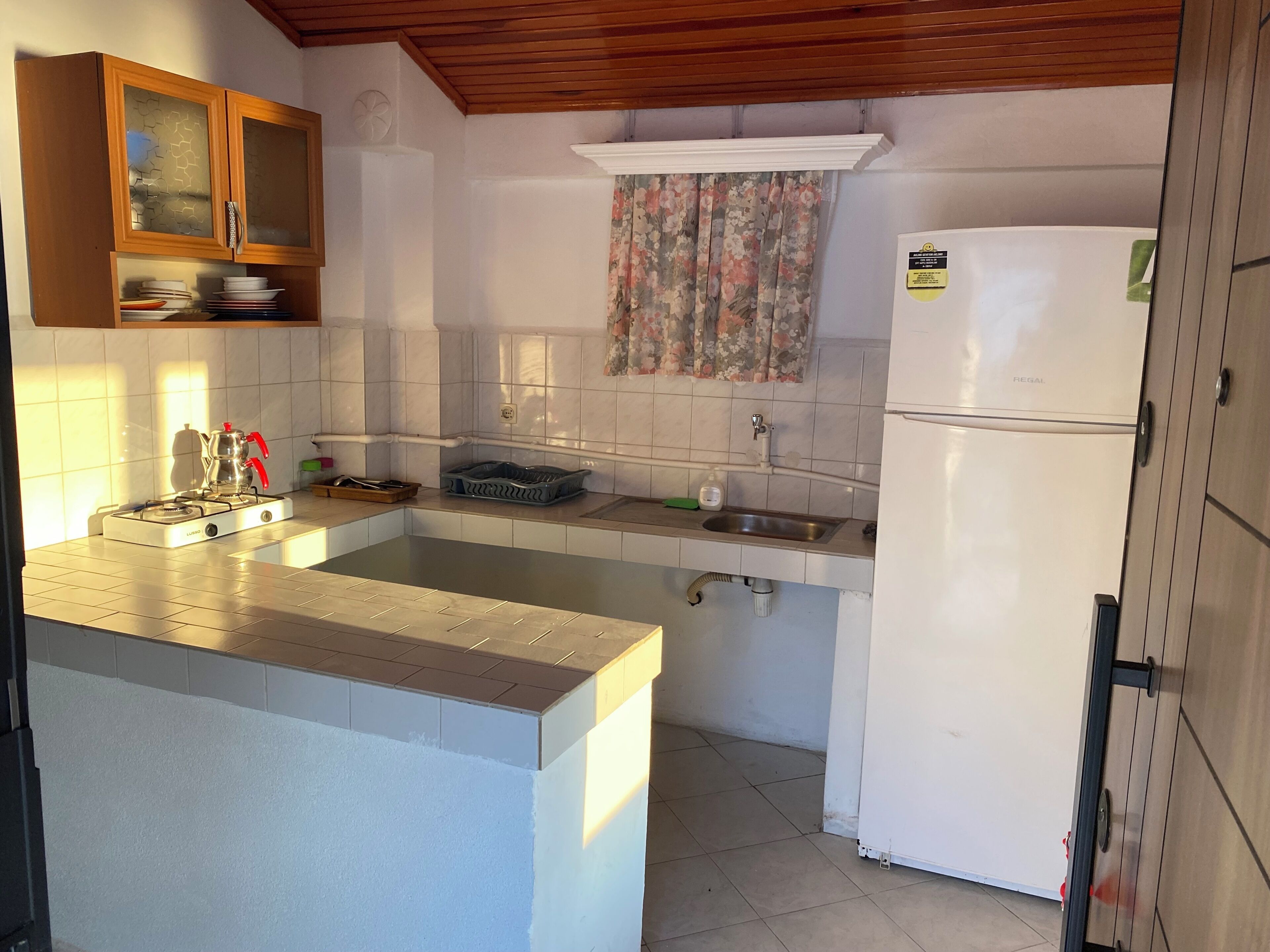 Appartement Deluxe, balcon, vue mer | Cuisine privée | Grand réfrigérateur, nécessaire de nettoyage