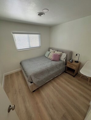 WiFi, bed sheets - Napa Home 10 Minutes from BottleRock & Downtown (Napa)
