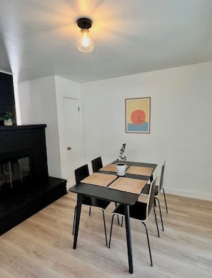 Dining - Napa Home 10 Minutes from BottleRock & Downtown (Napa)