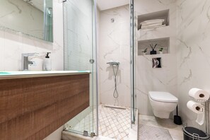 Hair dryer, towels, soap, toilet paper - Apartment Belle Vue Agadir (AGADIR)