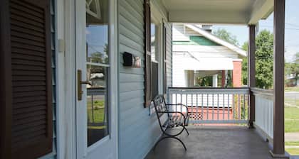 Welcome to the Blue Oasis! Come stay with us in our fully furnished 4-bedroom