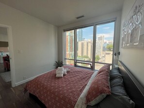 Room - Monthly Rental – Bright & Comfortable Apartment (Vancouver)