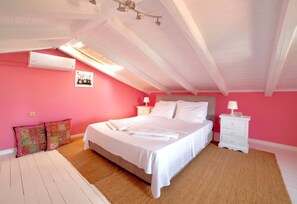 House - Oeve Apartment - A Colourful Loft in Kefalonia (Kefalonia)