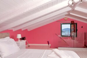 House - Oeve Apartment - A Colourful Loft in Kefalonia (Kefalonia)