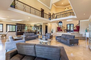 Interior - Spacious house in charming San José del Cabo perfect for your getaway (San Jose del Cabo)