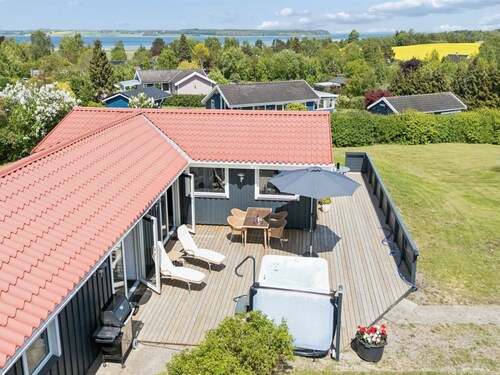 "Jügen" - 600m to the fjord by Interhome