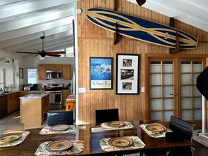 Dining - Two bedroom, two bath and separate cottage with king  full bath at orchid farm. (Pāhoa)