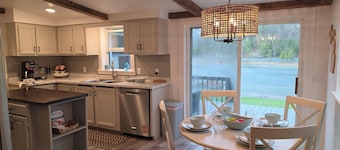 The Breakaway on Long Lake - Game Room + Bunkie + Covered Patio