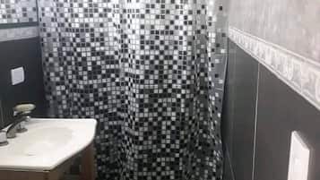House, 1 Bedroom, Accessible, Smoking | Bilik Mandi