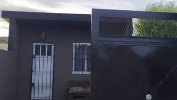 House, 1 Bedroom, Accessible, Smoking | Kawasan hartanah