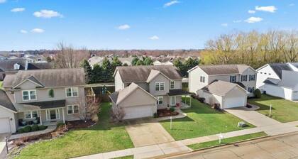 Serene 4-bedroom house with AC in charming Dunlap