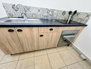 Private kitchen - Ti Bamboo, 2 bedroom apartment, anse à l'âne, residential pool (Les trois ilets)