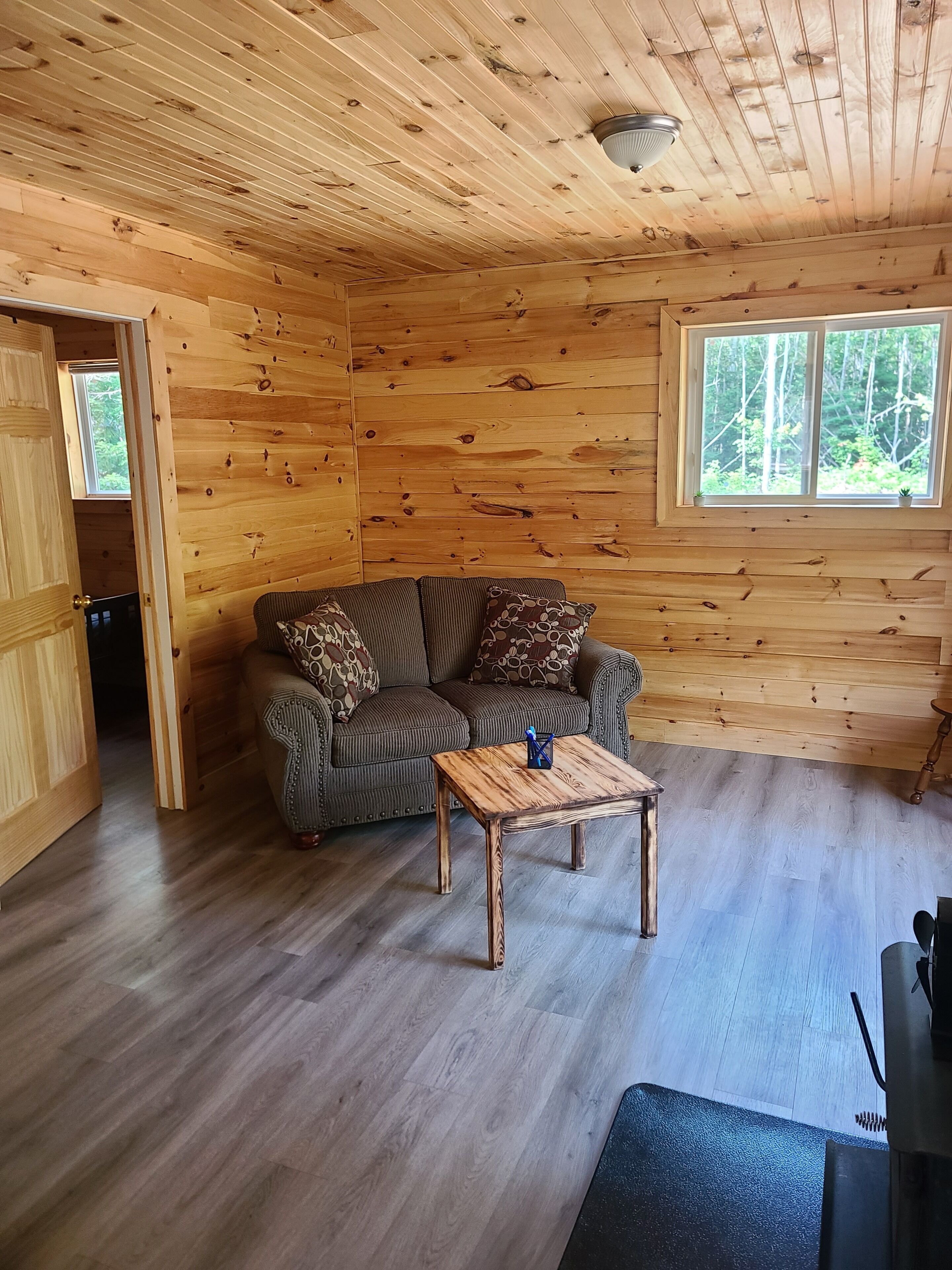 Off Grid Cottage In The Woods.  Peaceful,in Nature, Pet Friendly. No Electricity - New Brunswick