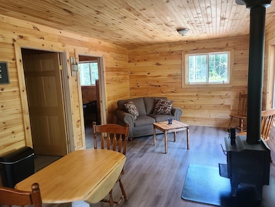 Off grid cottage in the woods.
Peaceful,in nature, pet friendly.
no electricity