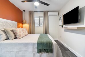 Room - Desert Flower Stay 10 Minutes from the Airport (Phoenix)