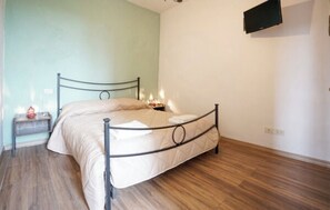 WiFi, bed sheets - Small and cozy apartment in the heart of Panzano in Chianti (Panzano In Chianti)