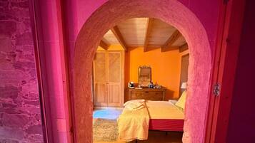 1 bedroom, iron/ironing board, travel cot, WiFi
