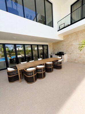 Outdoor dining - Punta Cana luxury villa gym, sauna, pool lake view (Punta Cana)