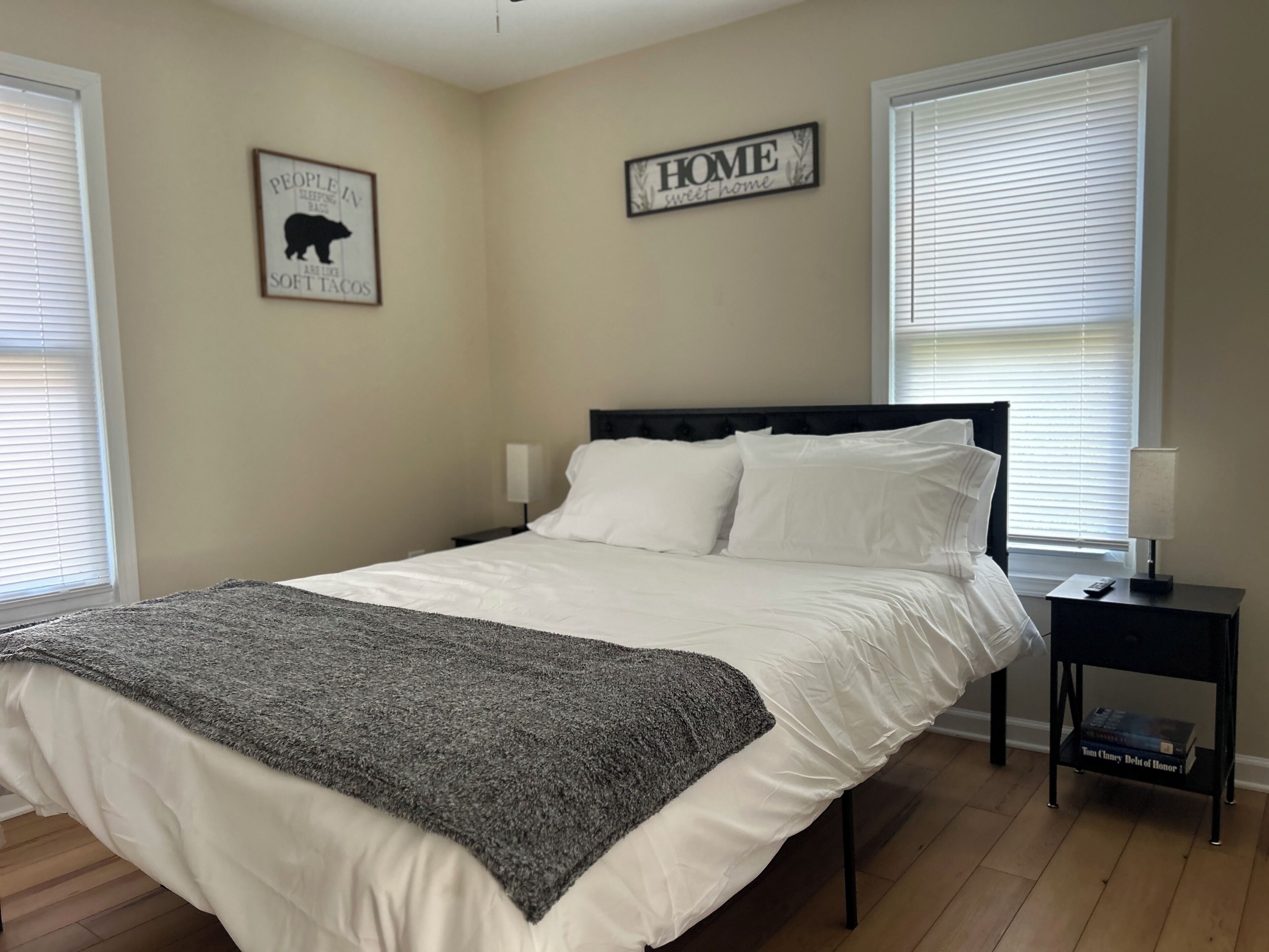 4 bedrooms, desk, iron/ironing board, free WiFi