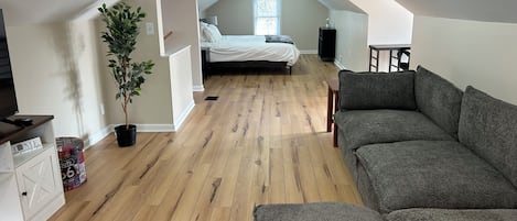 4 bedrooms, desk, iron/ironing board, free WiFi