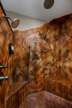 Shower, hair dryer, towels, shampoo - Riverfront Stay | Hot Tub, Secret Space, Pets OK! (Fishers)